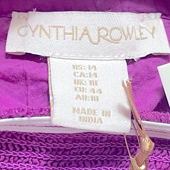 NWT Cynthia Rowley V-Neck Puff Sleeve Eyelet Dress. Color Purple Wine. Size 14. - Picture 10 of 10